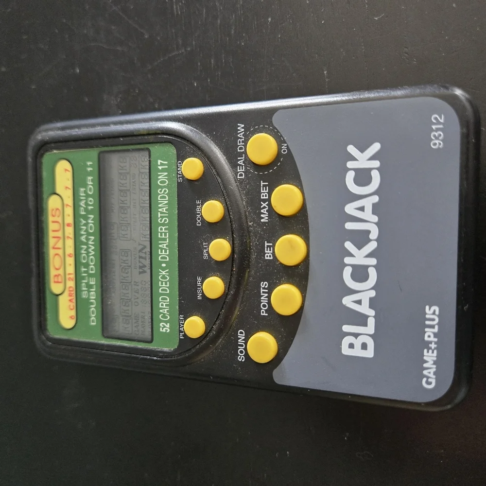 GAME + PLUS BLACKJACK ELECTRONIC HANDHELD BLACK JACK CASINO CARD TRAVEL GAME